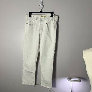 EUC Buckle Denim White Payton Jeans 28 Mid Rise Universal Fit BG Womens